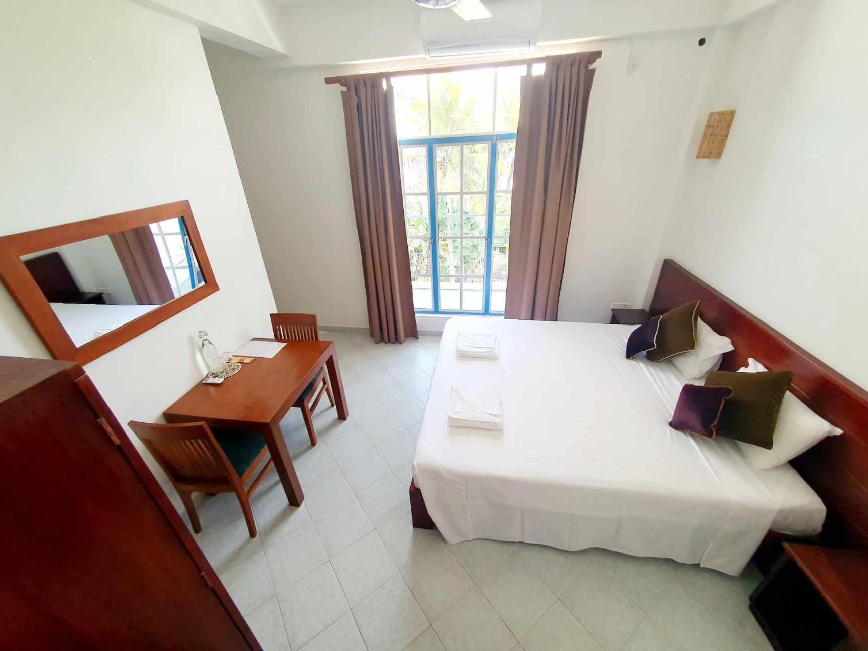 Mountbaylk Hotel Dehiwala-Mount Lavinia ภายนอก รูปภาพ