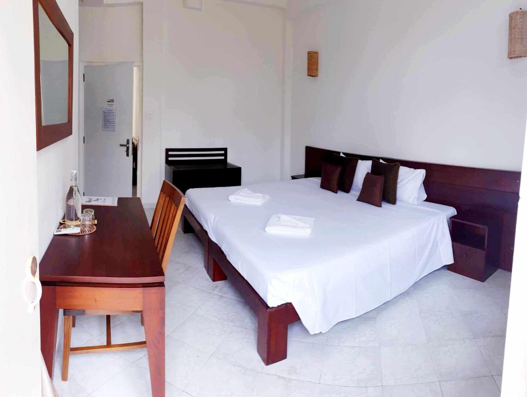 Mountbaylk Hotel Dehiwala-Mount Lavinia ภายนอก รูปภาพ