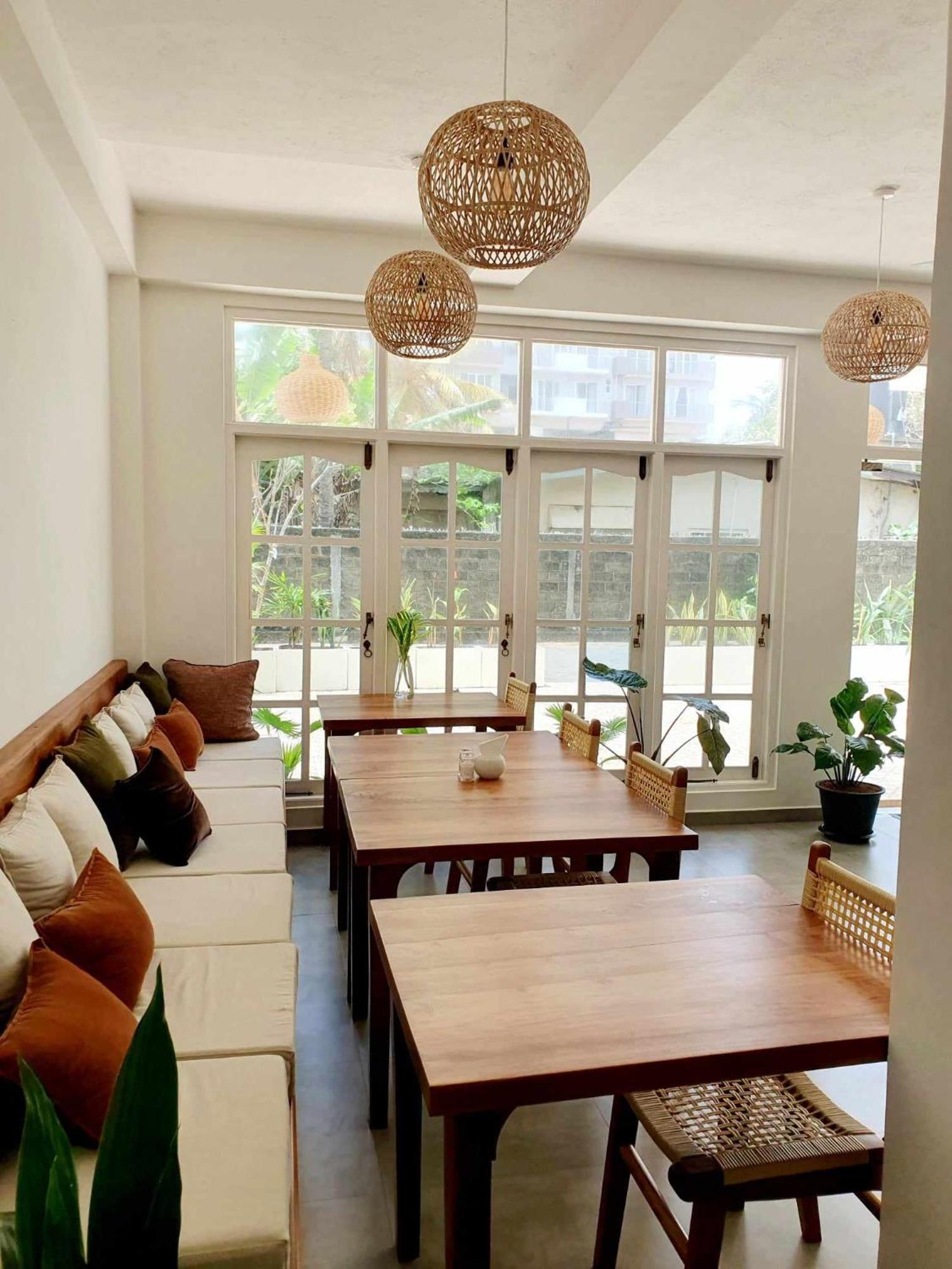 Mountbaylk Hotel Dehiwala-Mount Lavinia ภายนอก รูปภาพ