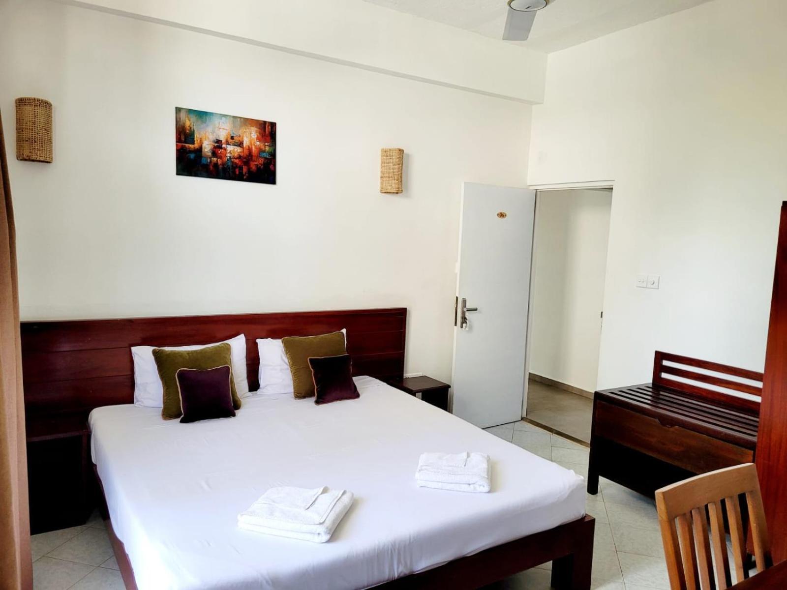 Mountbaylk Hotel Dehiwala-Mount Lavinia ภายนอก รูปภาพ